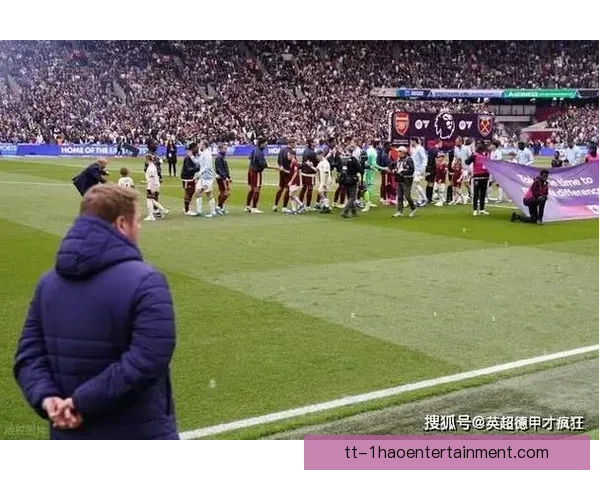 英超赛场五大看点聚焦VAR介入频繁判罚争议再度引爆舆论